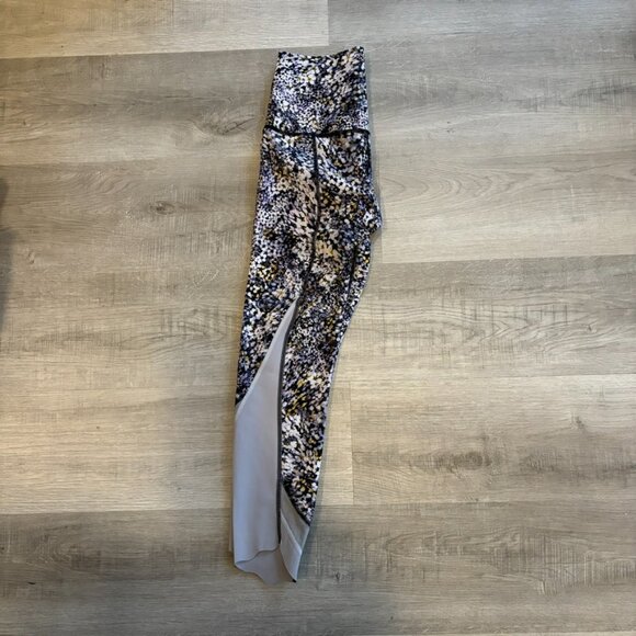 Lululemon Align Scalloped Hem High-Rise Crop 23" - Picture 2 of 5